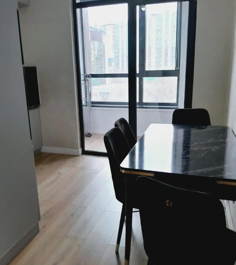 Просторная И Комфортная Квартира Almaty Apartment